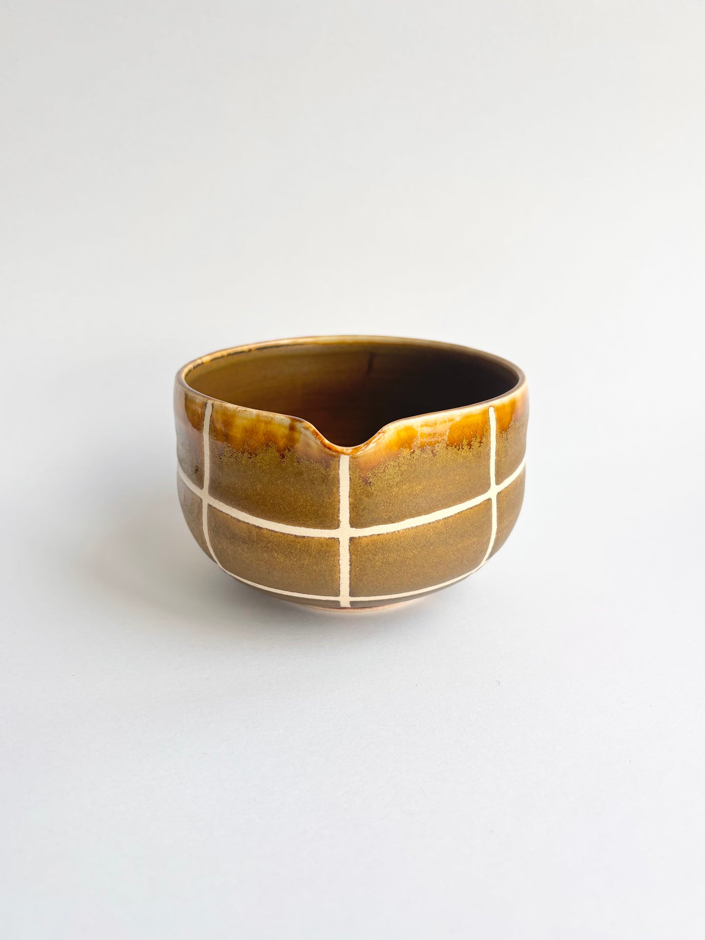 honey amber grid matcha bowl