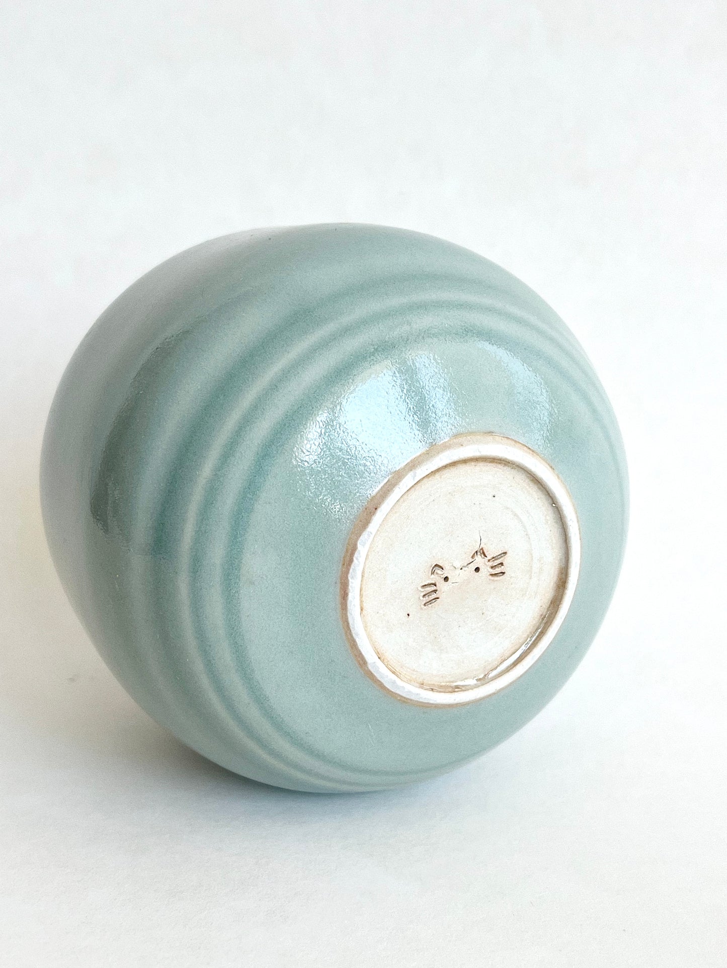 Celadon vase lV